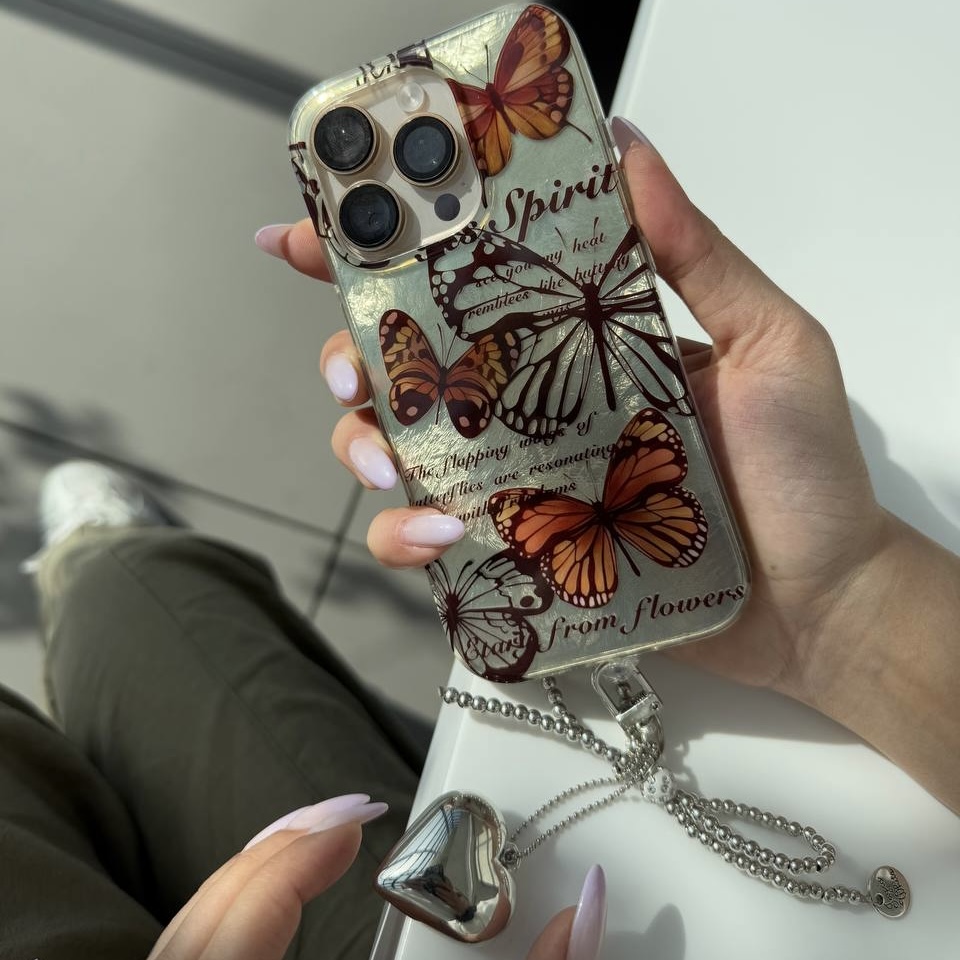 کاور Golden butterfly مناسب برای گوشی موبایل iPhone 15 Pro Max